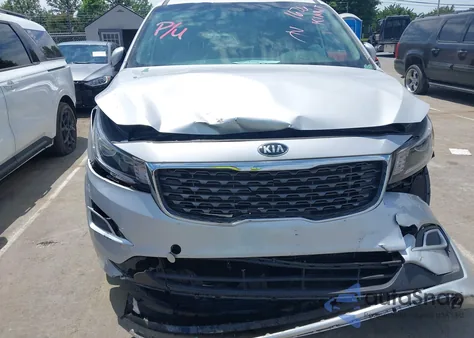 2021 Kia Sedona Lx из США, поврежденный, VIN KNDMB5C11M6671676